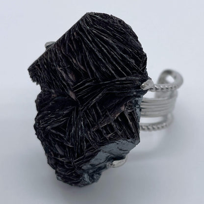 Iron Threads Weaving Dreams（Handmade One of a Kind）