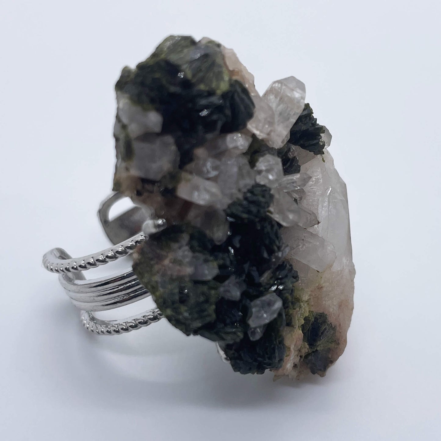 Green Rock Hiding Crystals（Handmade One of a Kind）