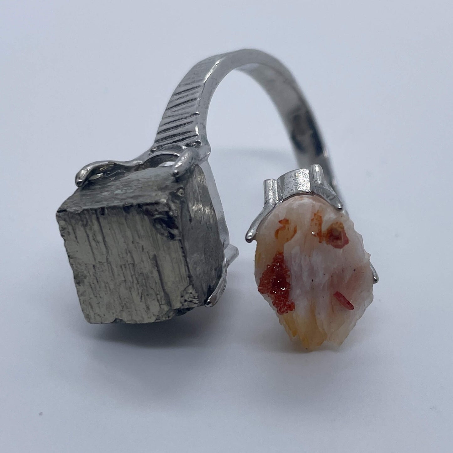 Heart United by Gold and Stone（Handmade One of a Kind）